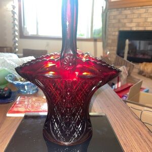 LE Smith Glass Bride's Basket Amberina UV Reactive Pressed Glass